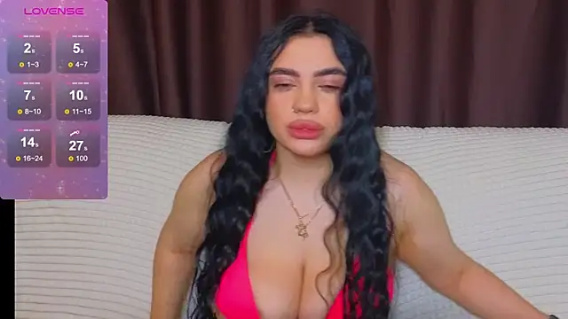 Snapshot of Nikki_Kardashian chatting on February 15, 2025, 4:03 am Nikki Kardashian online show from February 15, 2025, 4:03 am