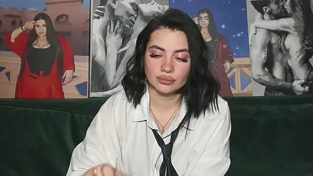 Snapshot of Nikki_Kardashian chatting on September 8, 2025, 8:30 pm Nikki Kardashian online show from September 8, 2025, 8:30 pm