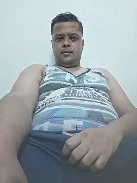 Snapshot of dirtybearr chatting on October 12, 2025, 3:57 pm dirtybearr online show from October 12, 2025, 3:57 pm