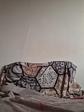 Snapshot of dirtybearr chatting on December 4, 2025, 11:09 am dirtybearr online show from December 4, 2025, 11:09 am