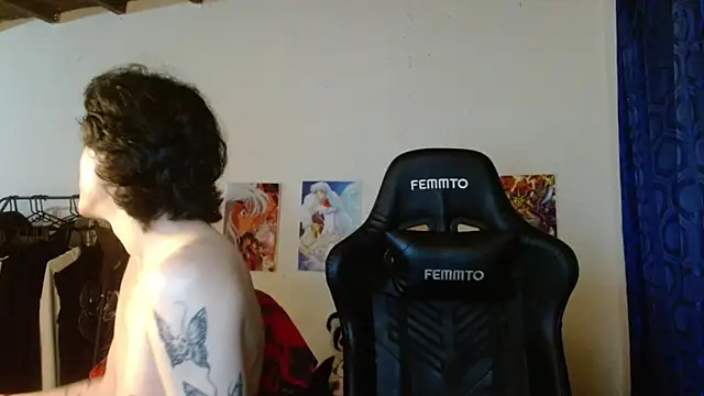 Snapshot of angelitofemboy chatting on January 29, 2025, 6:33 am angelitofemboy online show from January 29, 2025, 6:33 am