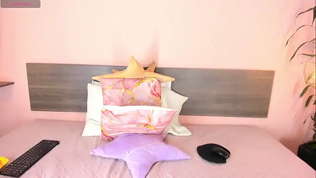 Snapshot of samanta_joness chatting on March 5, 2026, 7:16 am samanta joness online show from March 5, 2026, 7:16 am