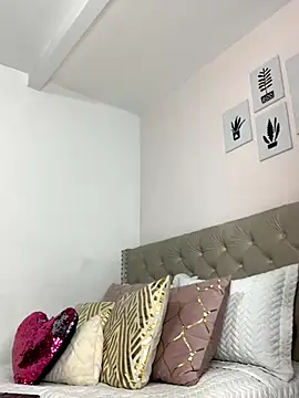 ImAlicee online show from November 12, 2025, 8:56 pm