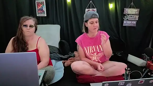 Sexy Mama-69 online show from November 20, 2025, 5:35 pm