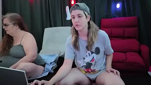 Sexy Mama-69 online show from October 17, 2025, 4:53 pm