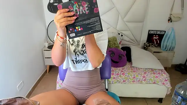 Snapshot of Nata_bernett chatting on July 9, 2026, 2:05 pm Nata bernett online show from July 9, 2026, 2:05 pm