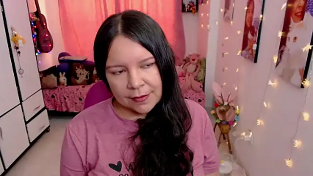 claryssa  online show from April 30, 2026, 8:57 pm