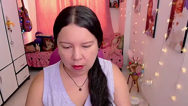 claryssa  online show from May 1, 2026, 6:35 pm