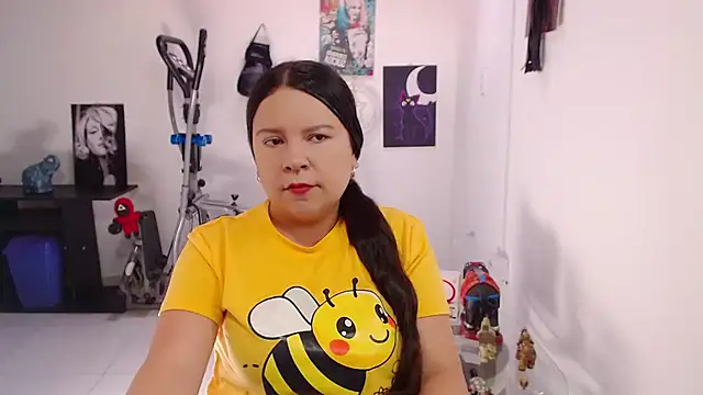 Snapshot of claryssa_ chatting on June 10, 2026, 6:20 pm claryssa online show from June 10, 2026, 6:20 pm