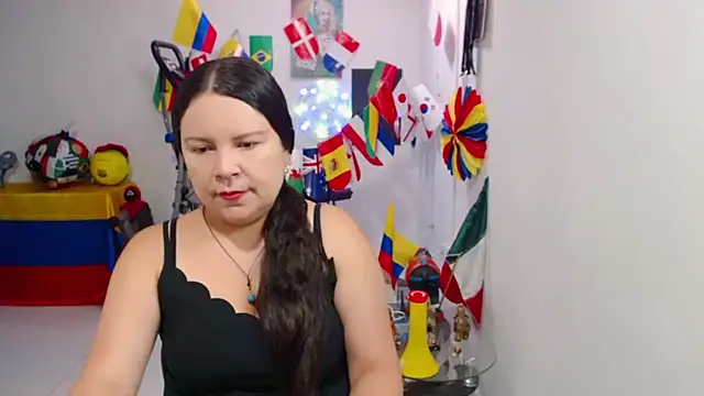 Snapshot of claryssa_ chatting on July 1, 2026, 12:27 pm claryssa online show from July 1, 2026, 12:27 pm