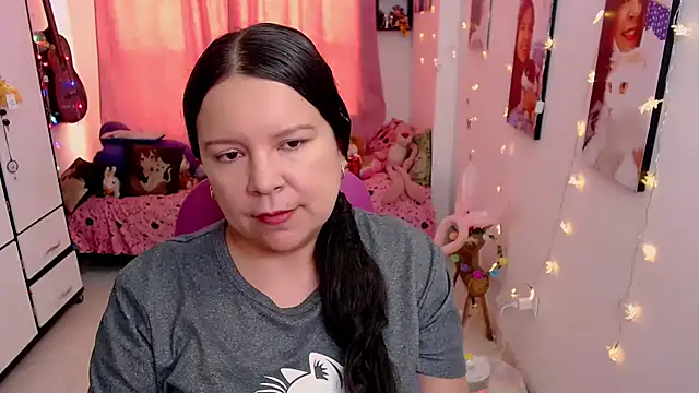 claryssa  online show from April 28, 2026, 7:07 pm