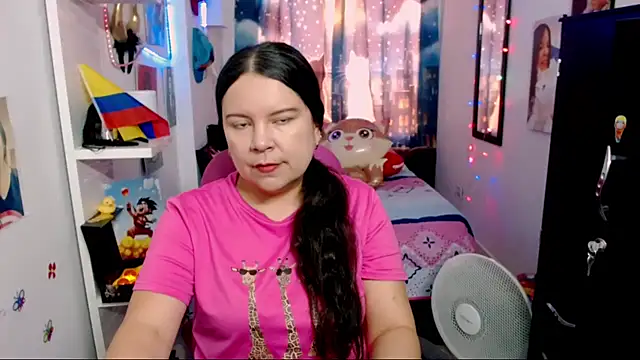 Snapshot of claryssa_ chatting on August 2, 2026, 8:28 pm claryssa online show from August 2, 2026, 8:28 pm