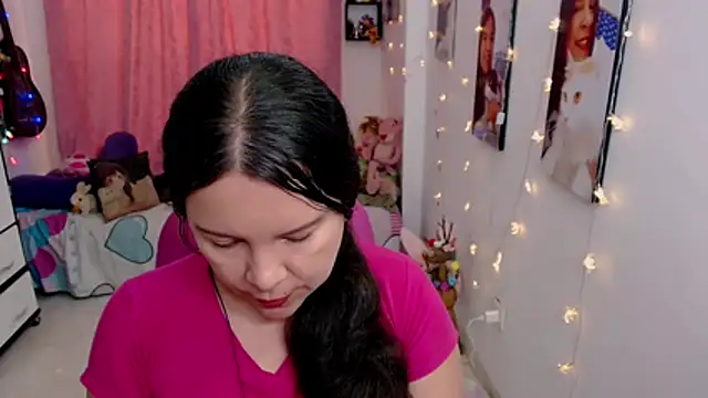 Snapshot of claryssa_ chatting on June 6, 2026, 8:03 pm claryssa online show from June 6, 2026, 8:03 pm
