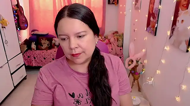 claryssa  online show from April 24, 2026, 6:10 pm