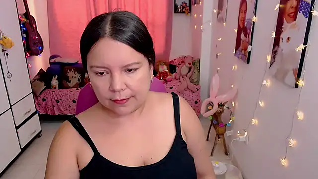 claryssa  online show from April 26, 2026, 7:33 pm