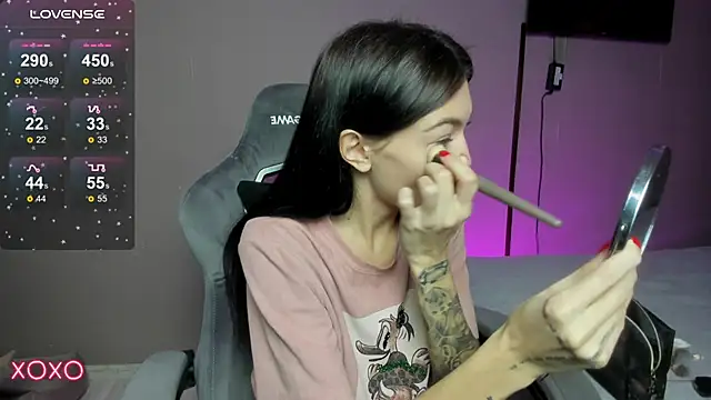 Snapshot of Mariella_Adamss chatting on November 18, 2025, 12:52 pm Mariella Adamss online show from November 18, 2025, 12:52 pm