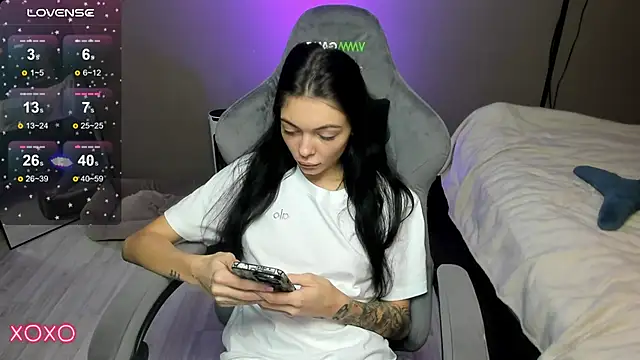 Snapshot of Mariella_Adamss chatting on December 3, 2025, 1:10 pm Mariella Adamss online show from December 3, 2025, 1:10 pm