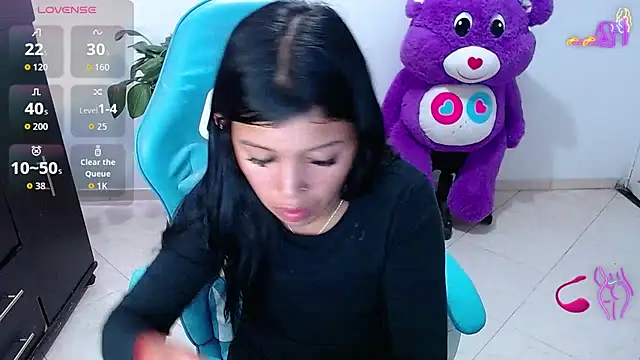 Snapshot of emily_rosse04 chatting on May 11, 2026, 12:06 pm emily rosse04 online show from May 11, 2026, 12:06 pm