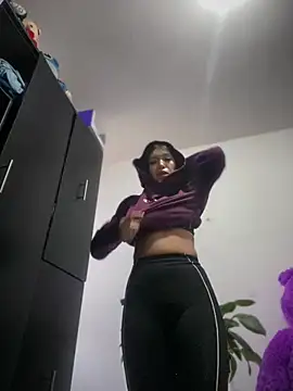 Snapshot of emily_rosse04 chatting on March 24, 2026, 11:32 am emily rosse04 online show from March 24, 2026, 11:32 am