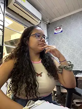 CurlyGirl 1 online show from February 5, 2025, 1:33 pm
