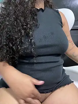 CurlyGirl 1 online show from February 19, 2025, 2:33 pm