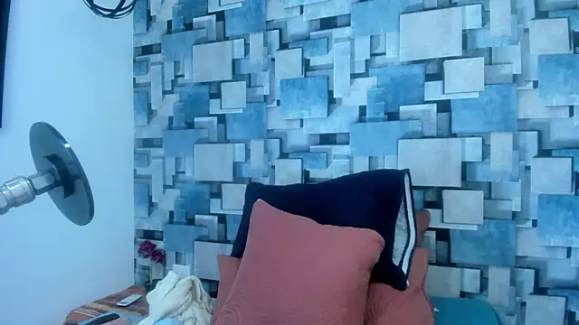 Snapshot of angel_dthroatt chatting on June 10, 2026, 12:06 pm angel dthroatt online show from June 10, 2026, 12:06 pm