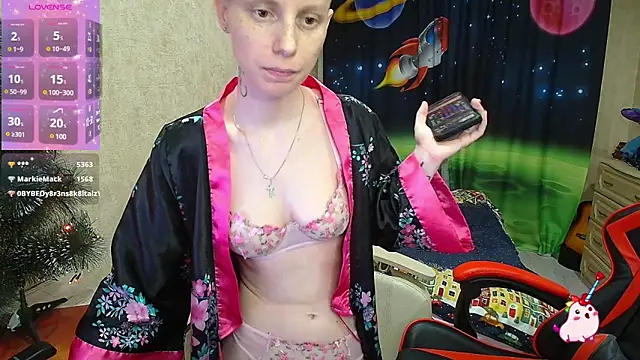Alexis Gordon online show from December 30, 2024, 5:44 pm