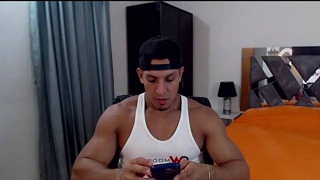 Snapshot of Frank_heaven01 chatting on May 16, 2026, 2:21 am Frank heaven01 online show from May 16, 2026, 2:21 am