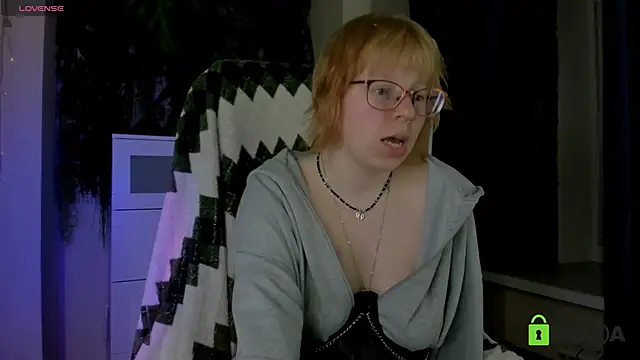 Snapshot of Melissa_Wells chatting on April 16, 2026, 9:39 pm Melissa Wells online show from April 16, 2026, 9:39 pm