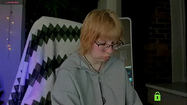 Snapshot of Melissa_Wells chatting on April 16, 2026, 8:20 pm Melissa Wells online show from April 16, 2026, 8:20 pm