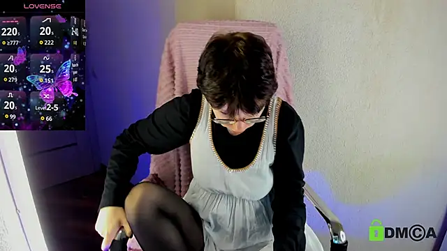 Snapshot of Melissa_Wells chatting on October 10, 2025, 8:42 pm Melissa Wells online show from October 10, 2025, 8:42 pm