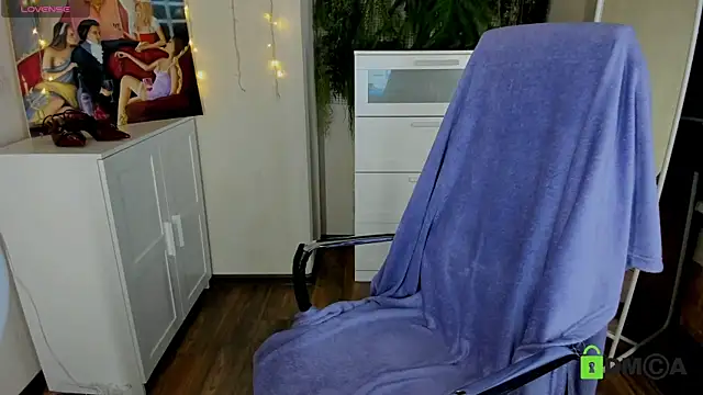 Snapshot of Melissa_Wells chatting on October 21, 2025, 9:03 pm Melissa Wells online show from October 21, 2025, 9:03 pm