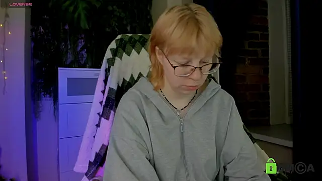 Snapshot of Melissa_Wells chatting on April 23, 2026, 10:11 pm Melissa Wells online show from April 23, 2026, 10:11 pm