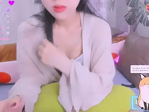 Snapshot of Ly__ chatting on June 11, 2026, 2:44 am Ly online show from June 11, 2026, 2:44 am