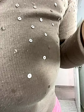 Snapshot of Meganmilk1 chatting on October 22, 2025, 5:45 pm Meganmilk1 online show from October 22, 2025, 5:45 pm