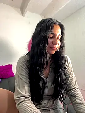 Snapshot of Meganmilk1 chatting on November 27, 2025, 3:45 pm Meganmilk1 online show from November 27, 2025, 3:45 pm