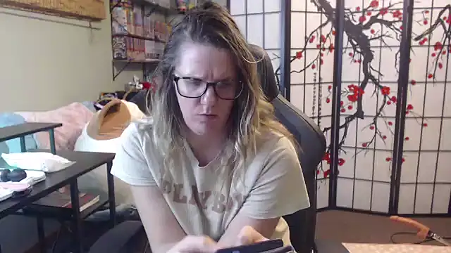 Sarahtineke online show from March 20, 2026, 5:47 pm