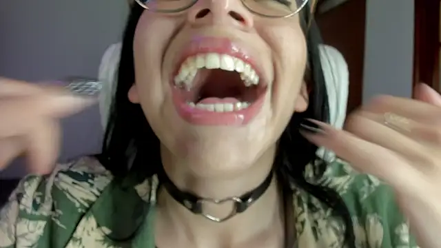 Snapshot of Katty_mouth chatting on February 3, 2025, 11:05 pm Katty mouth online show from February 3, 2025, 11:05 pm