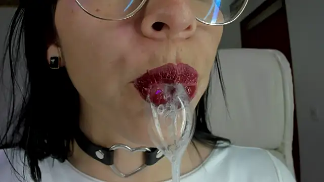 Snapshot of Katty_mouth chatting on February 14, 2025, 7:02 pm Katty mouth online show from February 14, 2025, 7:02 pm