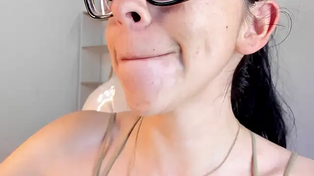 Katty mouth online show from October 9, 2025, 8:53 pm