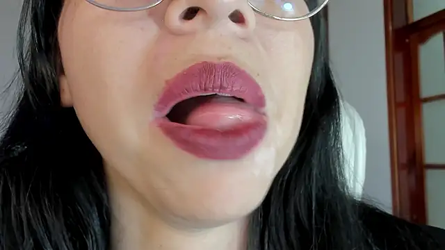 Snapshot of Katty_mouth chatting on December 5, 2024, 7:55 pm Katty mouth online show from December 5, 2024, 7:55 pm