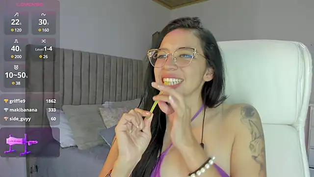 Snapshot of Katty_mouth chatting on December 10, 2024, 9:43 pm Katty mouth online show from December 10, 2024, 9:43 pm