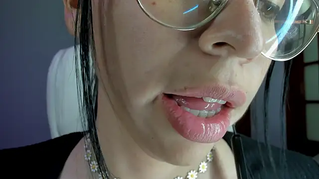 Snapshot of Katty_mouth chatting on February 12, 2025, 12:05 am Katty mouth online show from February 12, 2025, 12:05 am