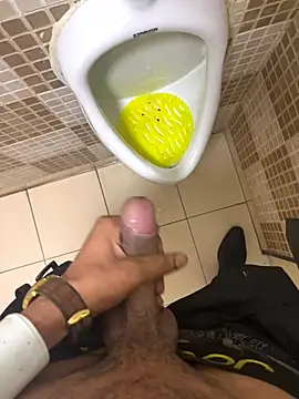 Snapshot of hitlar1026 chatting on November 4, 2025, 7:56 am hitlar1026 online show from November 4, 2025, 7:56 am