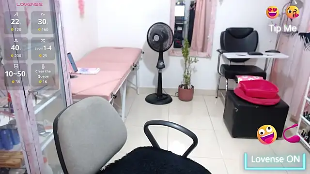 titsbiglovers online show from July 16, 2026, 6:27 pm
