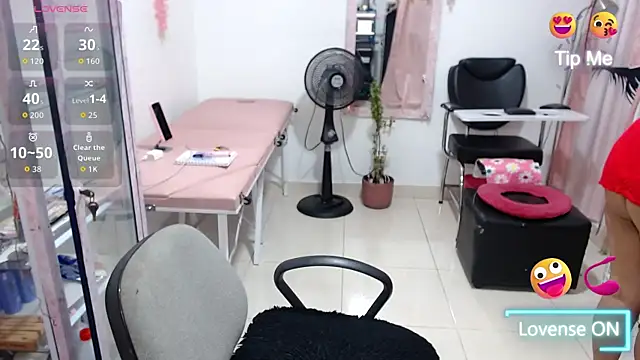 titsbiglovers online show from July 9, 2026, 8:19 pm