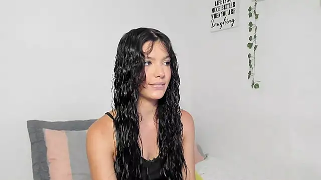 Snapshot of Emperatriiz chatting on October 19, 2025, 6:21 pm Emperatriiz online show from October 19, 2025, 6:21 pm