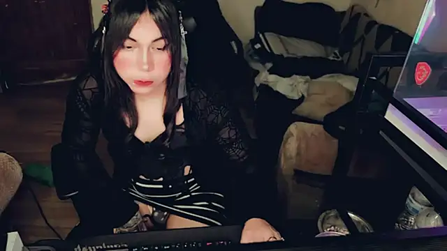 evelyntvsexy online show from July 17, 2026, 6:05 pm