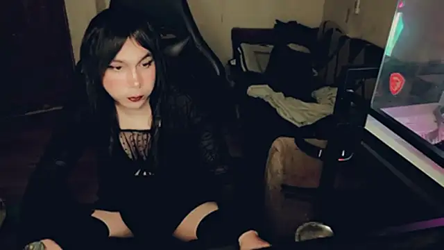 evelyntvsexy online show from July 15, 2026, 2:13 pm