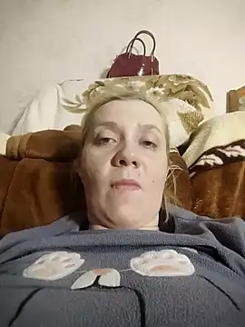 Snapshot of LeraSweet chatting on May 15, 2026, 8:29 pm LeraSweet online show from May 15, 2026, 8:29 pm